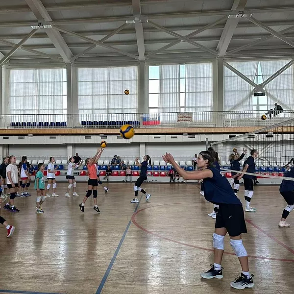 Спортсмены волейбольного клуба &laquo;Тюмень&raquo; провели мастер-класс