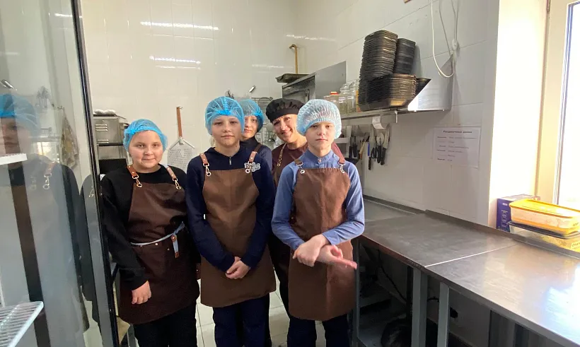 Школьники Тюменской области попробовали себя в&nbsp;роли поваров на&nbsp;экскурсии