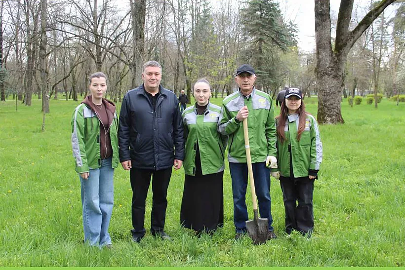 В&nbsp;Нальчике высадили 160&nbsp;молодых деревьев в&nbsp;ходе акции &laquo;Сад памяти&raquo;