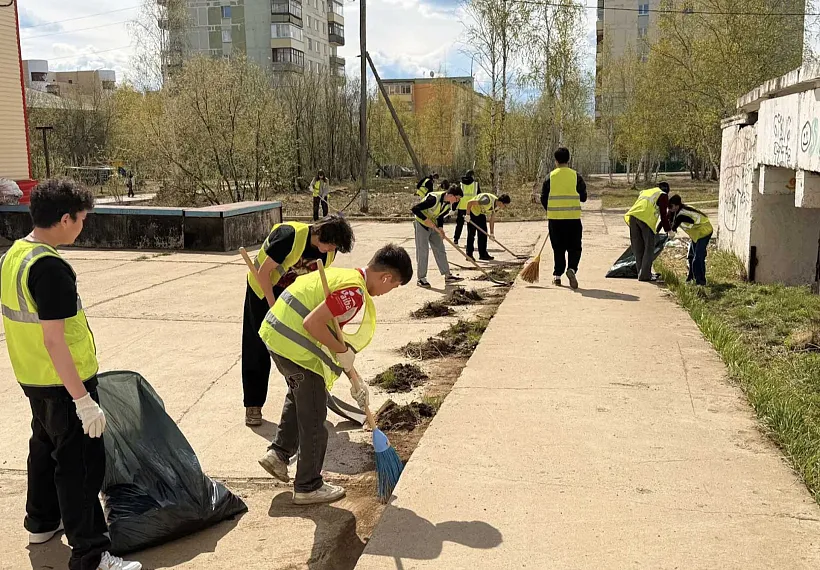 Более 1,6&nbsp;тыс. подростков трудоустроили в&nbsp;Якутии на&nbsp;летний период