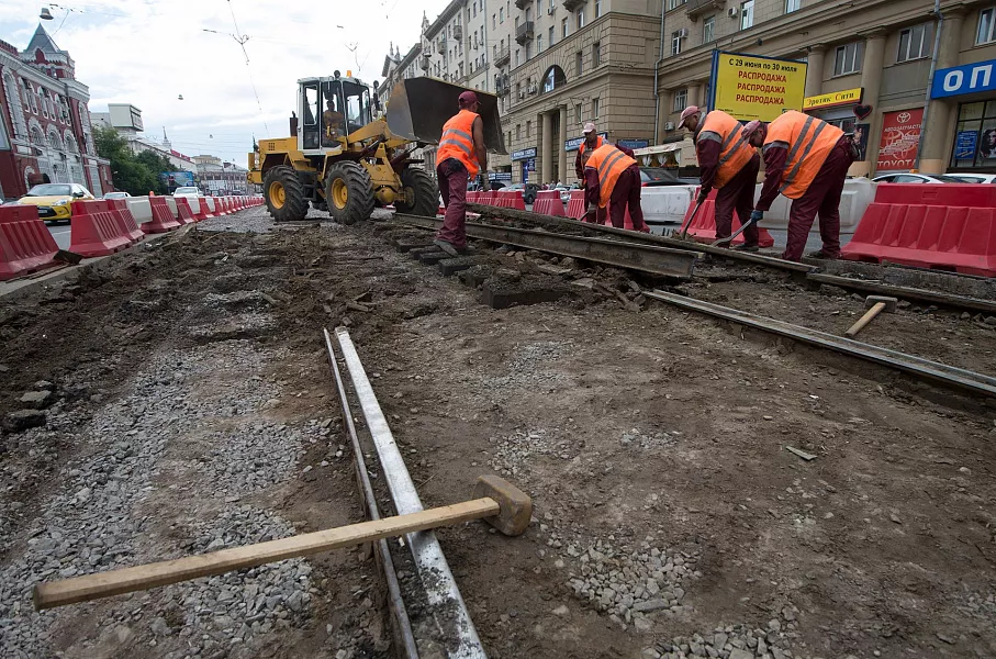Ремонт трамвайных путей спб 2025. Ремонт трамвайных путей спб 2025. Ремонтный трамвай. Проспект стачек трамвайные пути. Санкт петербург трамвай ремонтный.