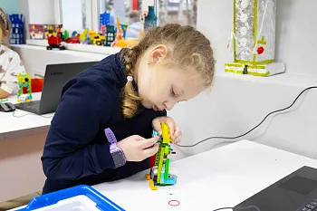 Таланты в&nbsp;кубе: как&nbsp;нацпроект поддерживает юных изобретателей