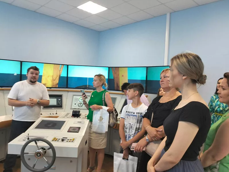 Астраханские туроператоры побывали на&nbsp;экскурсии в&nbsp;учебном центре вуза