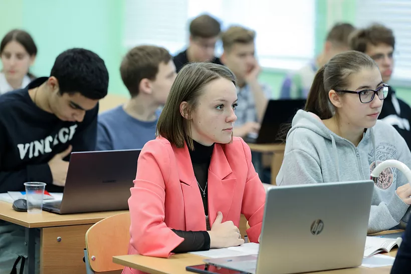 Старт в&nbsp;науку: как&nbsp;школьников бесплатно готовят к&nbsp;поступлению в&nbsp;вузы