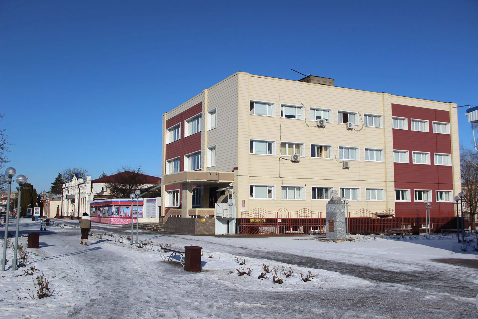 Администрация муниципального образования Ленинградский район