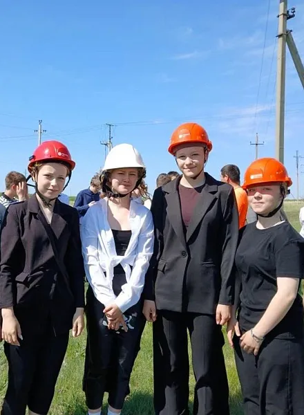Школьники из&nbsp;села Кваркено Оренбуржья посетили производство электросетей