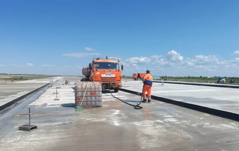В&nbsp;аэропорту Якутска уложили часть покрытия взлетно-посадочной полосы