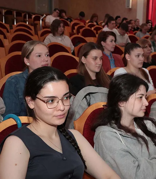 Больницы Волгоградской области провели ярмарку вакансий для&nbsp;будущих врачей