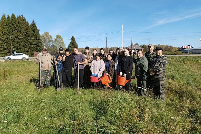 В&nbsp;селе Ярково Омской области высадили 50&nbsp;сосен и&nbsp;кедров