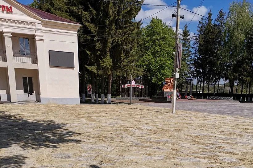 Благоустройство площади по&nbsp;улице Ленина в&nbsp;Орловской области завершается