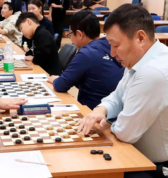 В&nbsp;Якутии стартовал чемпионат по&nbsp;русским шашкам