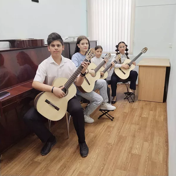 В&nbsp;музыкальную школу города Кропоткина на&nbsp;Кубани поступили новые инструменты