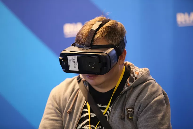 Саратовские школьники посетили занятия по&nbsp;VR-технологиям и&nbsp;экономике