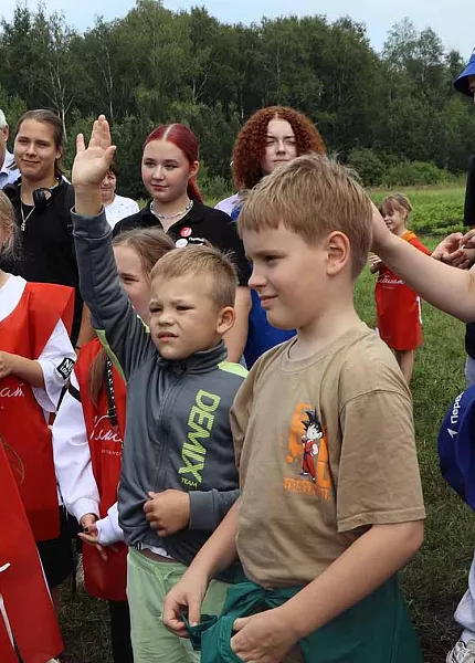 Школьники Тюменской области посетили с&nbsp;экскурсией смородиновый сад