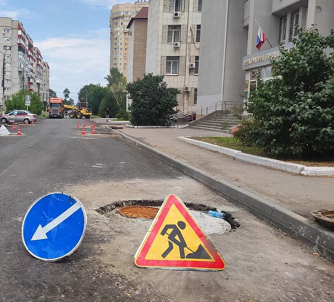 В&nbsp;Энгельсе начали обновлять колодцы в&nbsp;ходе ремонта дороги