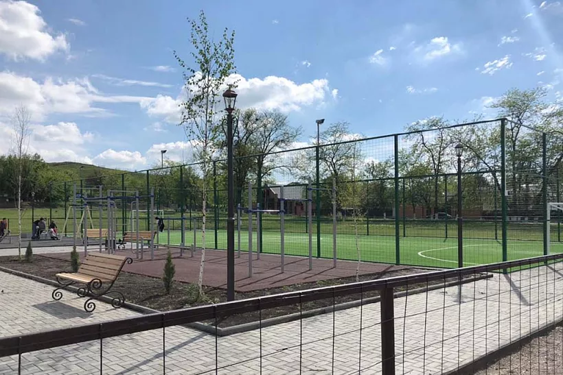 Под&nbsp;Грозным завершилось строительство сквера с&nbsp;игровыми и&nbsp;спортивными зонами