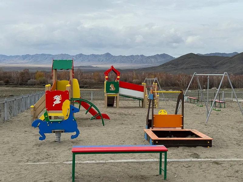 В&nbsp;тувинском селе Чаа-Холь оборудовали современную детскую площадку