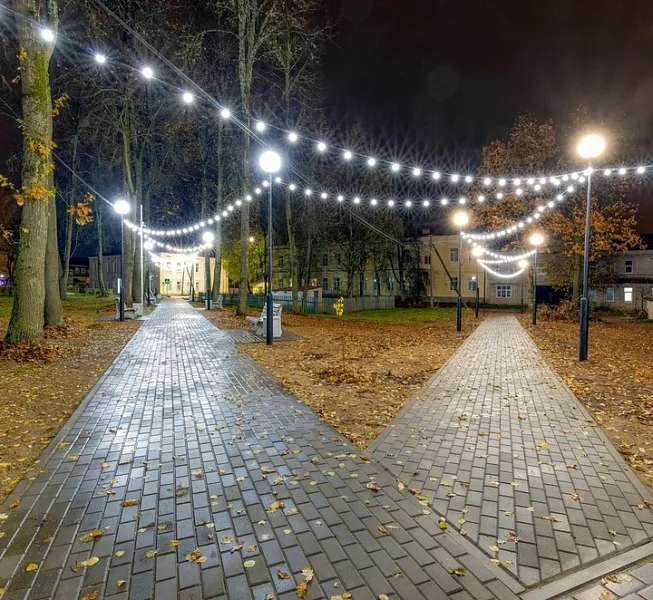 В&nbsp;поселке Крестцы Новгородской области благоустроили сквер &laquo;Сиреневый&raquo;