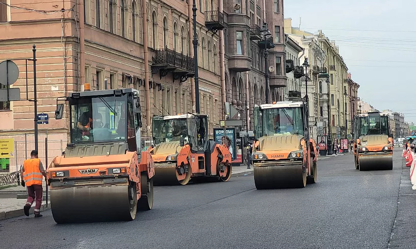 На&nbsp;Лиговском проспекте в&nbsp;Санкт-Петербурге обновляют дорожное покрытие