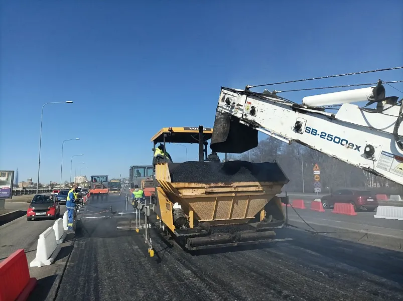 В&nbsp;Санкт-Петербурге началось асфальтирование Ушаковской набережной