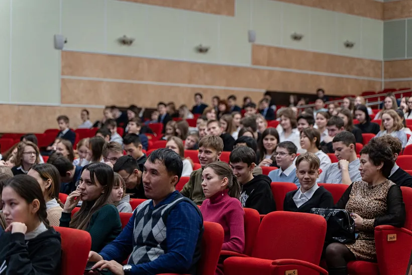 В&nbsp;Оренбуржье более 300&nbsp;школьников поучаствовали в&nbsp;&laquo;Уроке цифры&raquo;