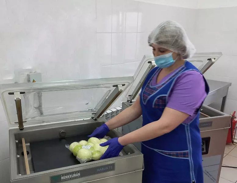Предпринимательница Югры благодаря господдержке купила упаковочные машины