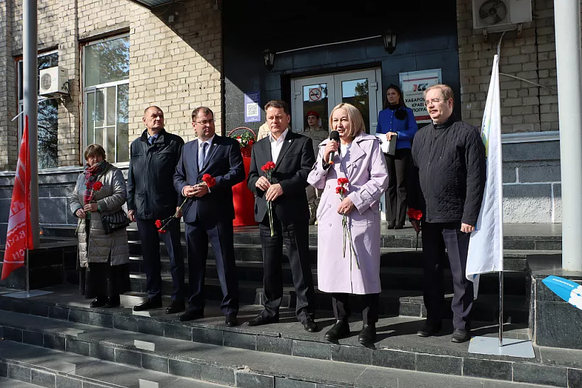 В&nbsp;Хабаровске открыли табличку с&nbsp;QR-кодом в&nbsp;честь полководца Серышева