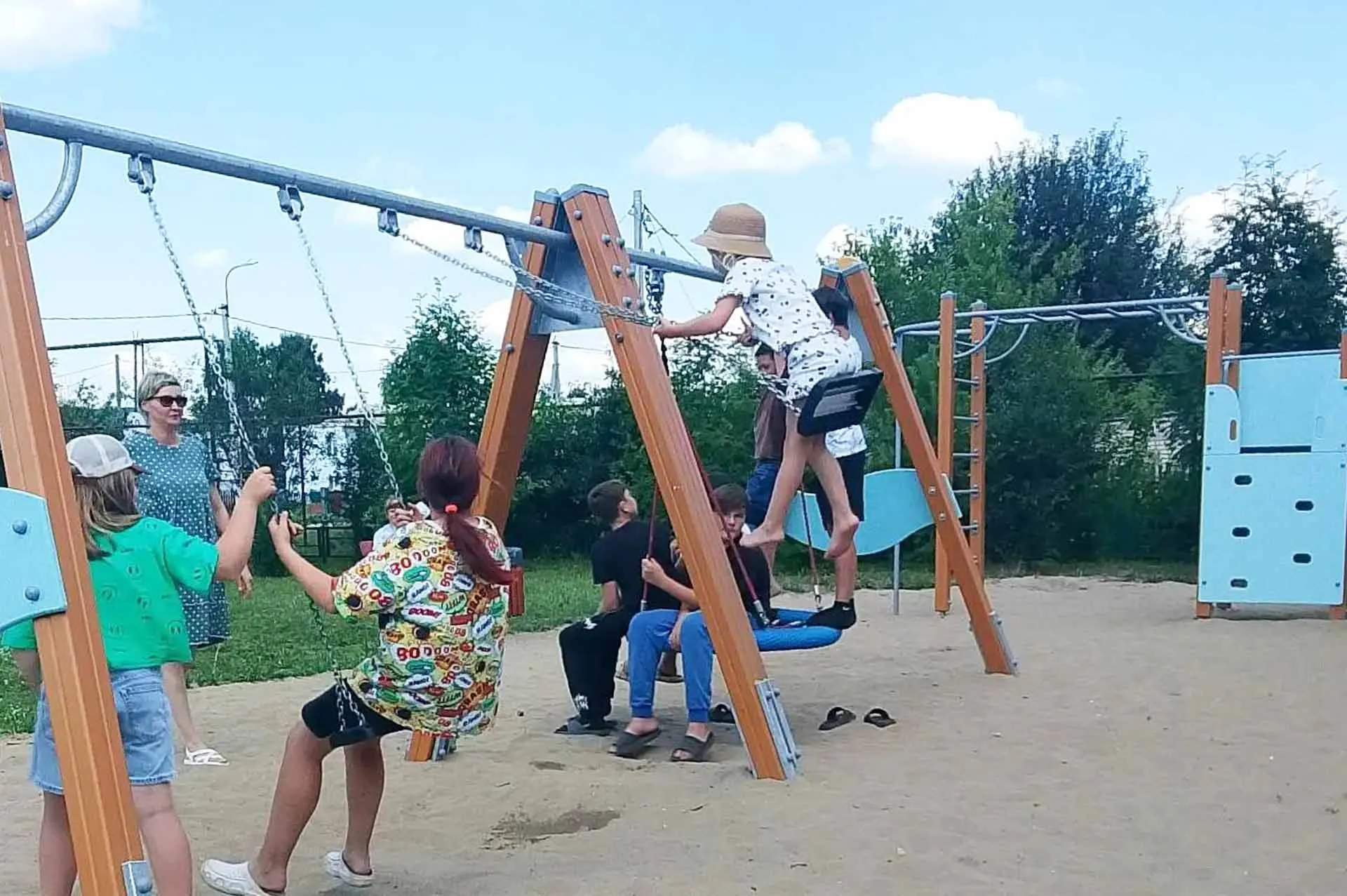 В&nbsp;селе Челно-Вершины Самарской области открыли обновленный сквер