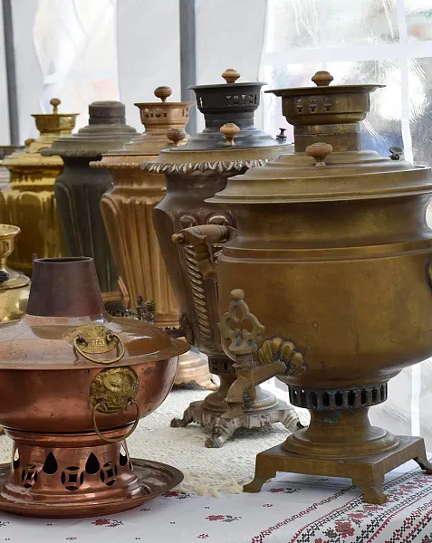 В&nbsp;Курске на&nbsp;фестивале приграничных районов прошла выставка самоваров