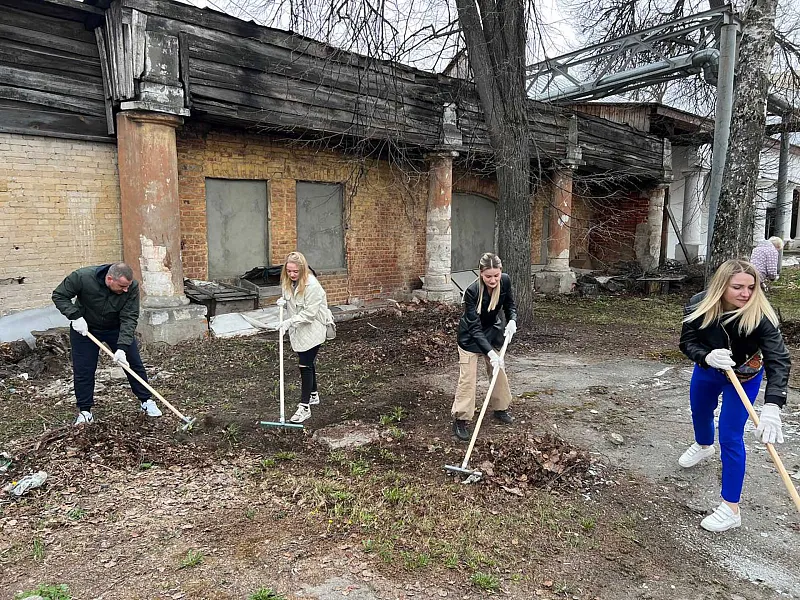 Нижегородские волонтеры культуры провели субботник в&nbsp;старинной усадьбе