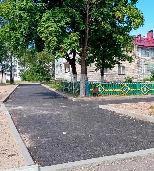 В&nbsp;поселке Чемерна Брянской области завершили благоустройство двора