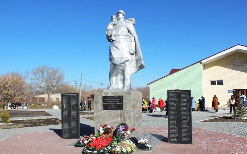 В&nbsp;Увельском районе Челябинской области обновили центральную площадь