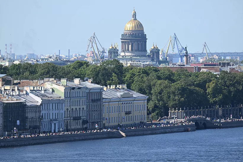 Петербург вошел в&nbsp;число самых популярных направлений на&nbsp;ноябрьские выходные