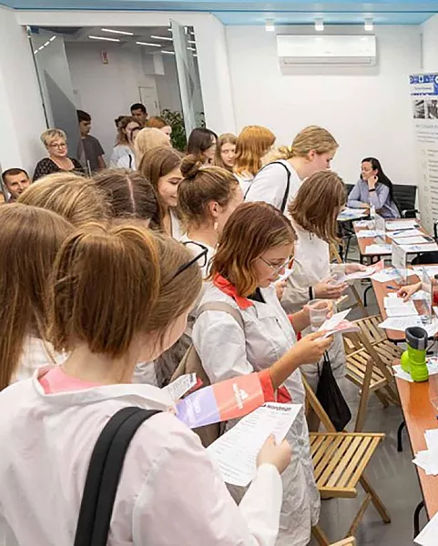 Более 500&nbsp;человек посетили ярмарку трудоустройства для&nbsp;молодежи в&nbsp;Пскове