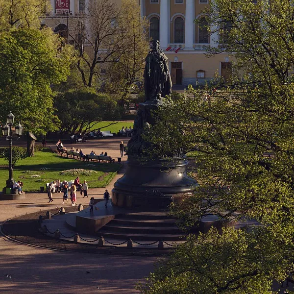 В&nbsp;Центральном районе Петербурга высадили деревья и&nbsp;кустарники
