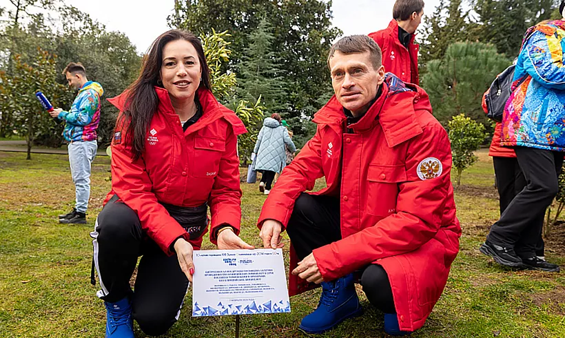 В&nbsp;Сочи олимпийские чемпионы высадили аллею цитрусовых деревьев