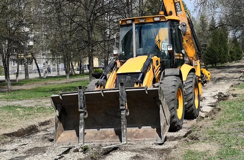 В&nbsp;Новокузнецке приступили к&nbsp;благоустройству сквера имени Манеева