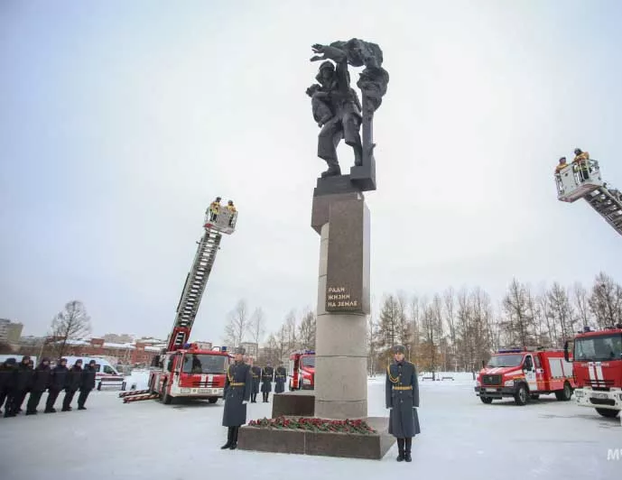Новый монумент установили в&nbsp;парке Героев-Пожарных Санкт-Петербурга