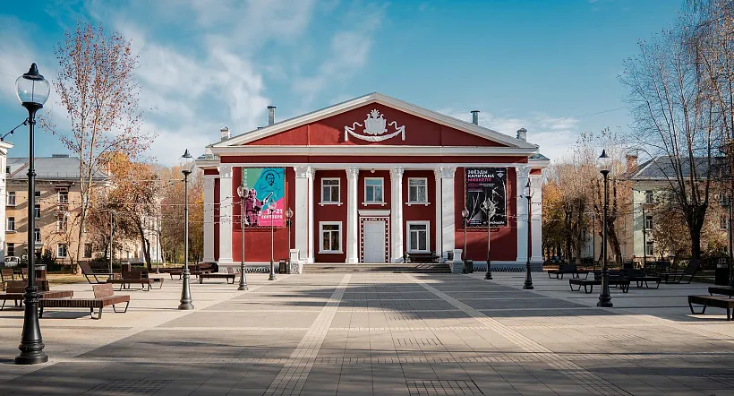 В&nbsp;городе Глазове Удмуртской Республики благоустроили театральную площадь