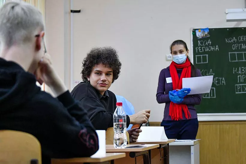Кузнецова предложила разрешить детям сдавать ЕГЭ в&nbsp;своих школах