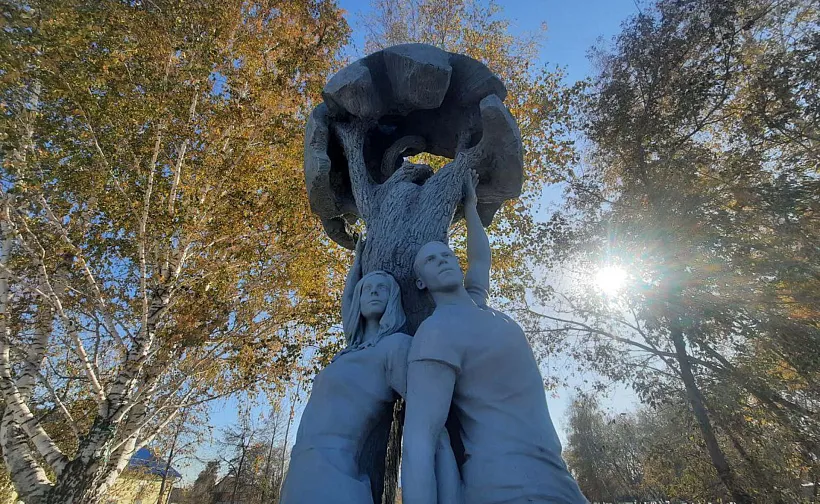 В&nbsp;селе Ленинском Новосибирской области появилась скульптура в&nbsp;честь семьи