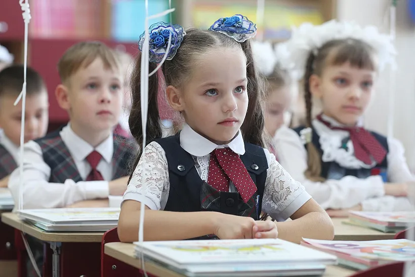 Около 70% заявлений для&nbsp;записи в&nbsp;1-й класс подали через портал &laquo;Госуслуги&raquo;