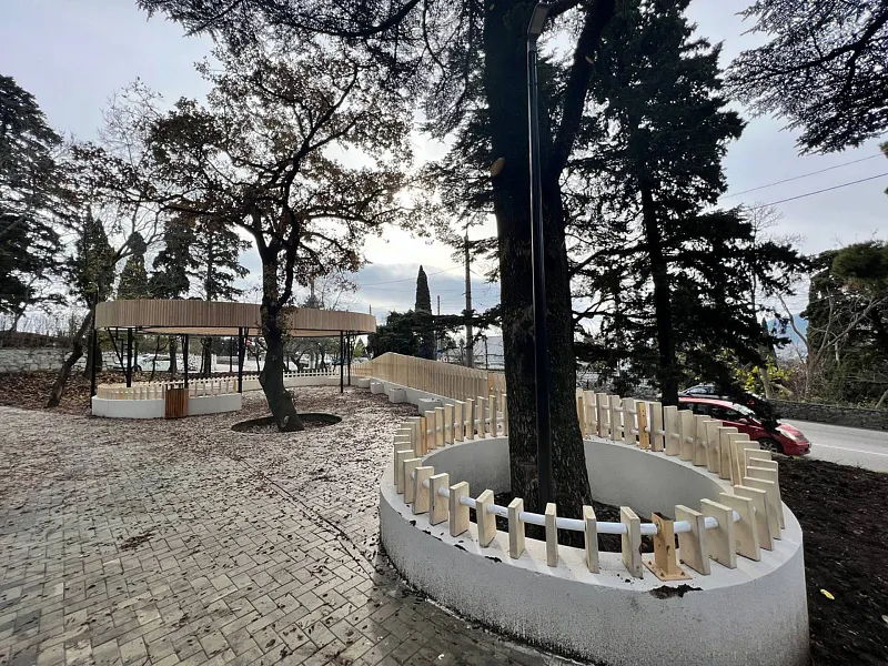 В&nbsp;крымском поселке Массандра благоустроили площадь Дружбы