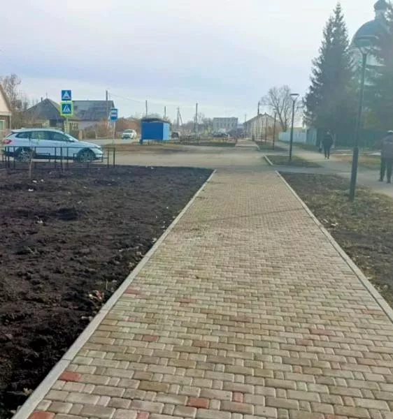 В&nbsp;поселке Мишкино Курганской области обустроили прогулочную аллею