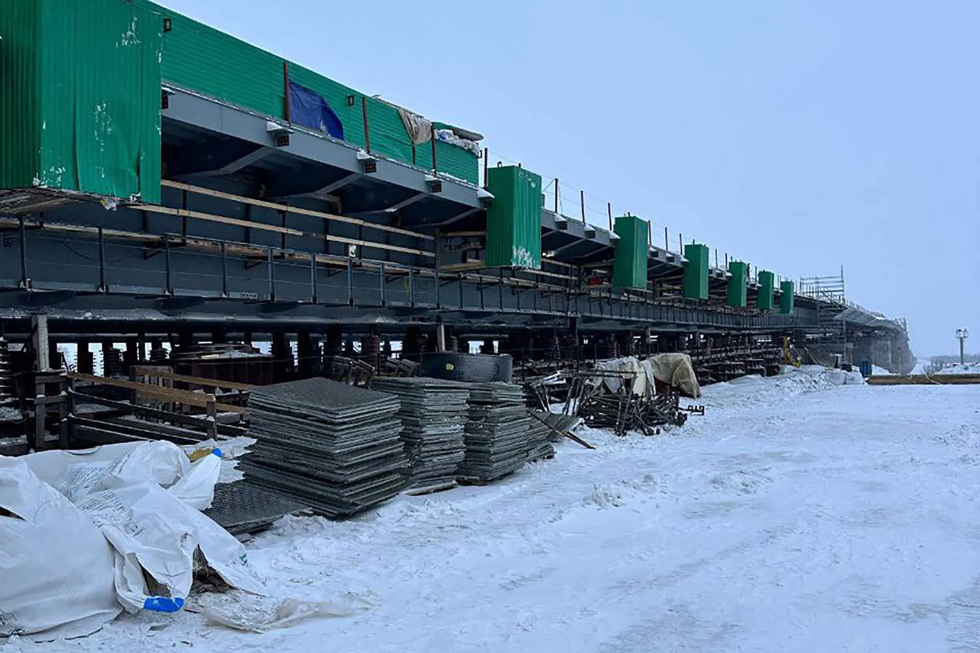 До&nbsp;конца года в&nbsp;Сургуте полностью построят мост через реку Обь