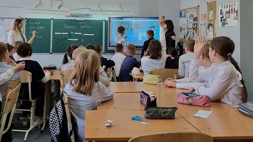 &laquo;Урок цифры&raquo; по&nbsp;квантовым технологиям посетили ученики лицея № 64&nbsp;в&nbsp;Омске
