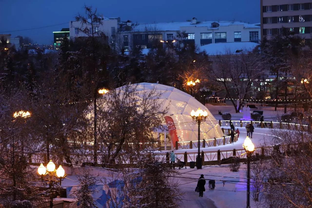 В&nbsp;центральном сквере Иркутска открылся бесплатный каток