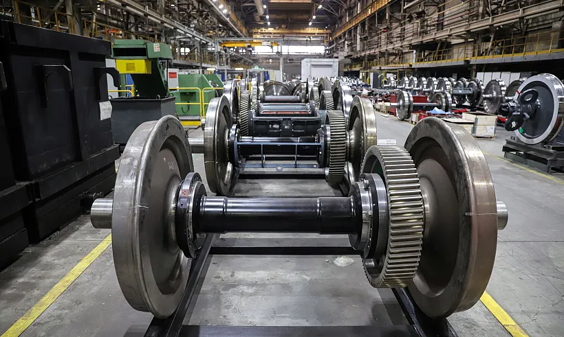 Завод на&nbsp;Дону повысит качество производства и&nbsp;обслуживания локомотивов