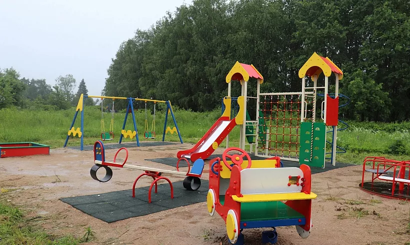 В&nbsp;селе Никольском под&nbsp;Вологдой установили новую детскую площадку