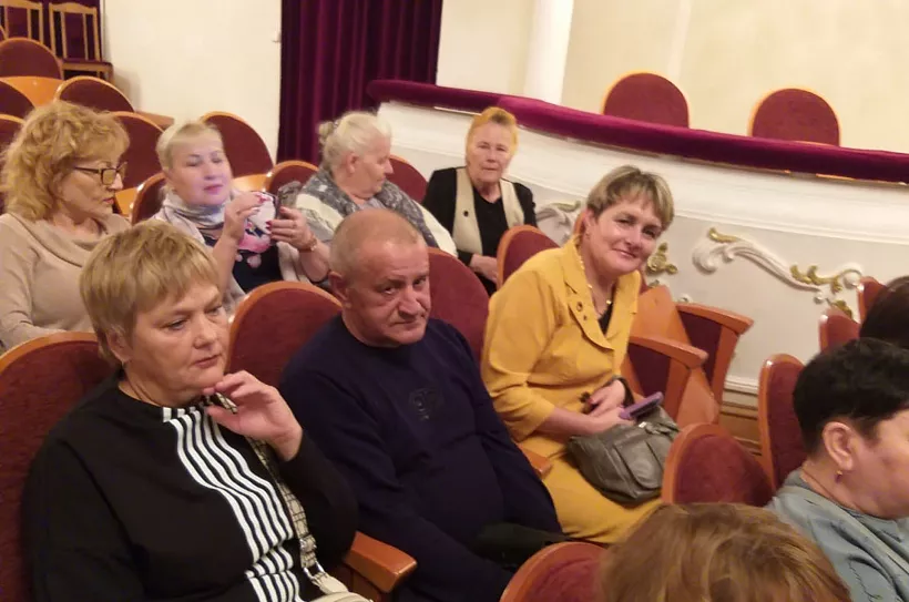 Пожилые жители Бугульминского района Татарстана посетили театр им. Баталова